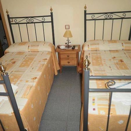 Hostal Miraflor De Las Cadenas กัวกอสเตยุสเต ภายนอก รูปภาพ
