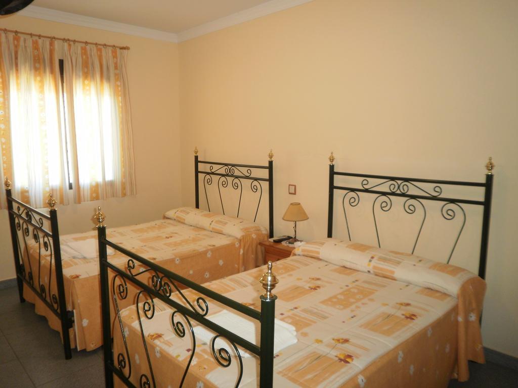 Hostal Miraflor De Las Cadenas กัวกอสเตยุสเต ภายนอก รูปภาพ
